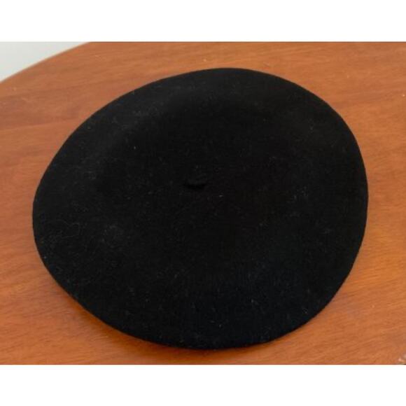 Beret - Picture 2 of 5